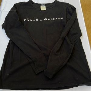 Dolce and Gabbana shirt for women/men, color black and 20” armpit to armpit